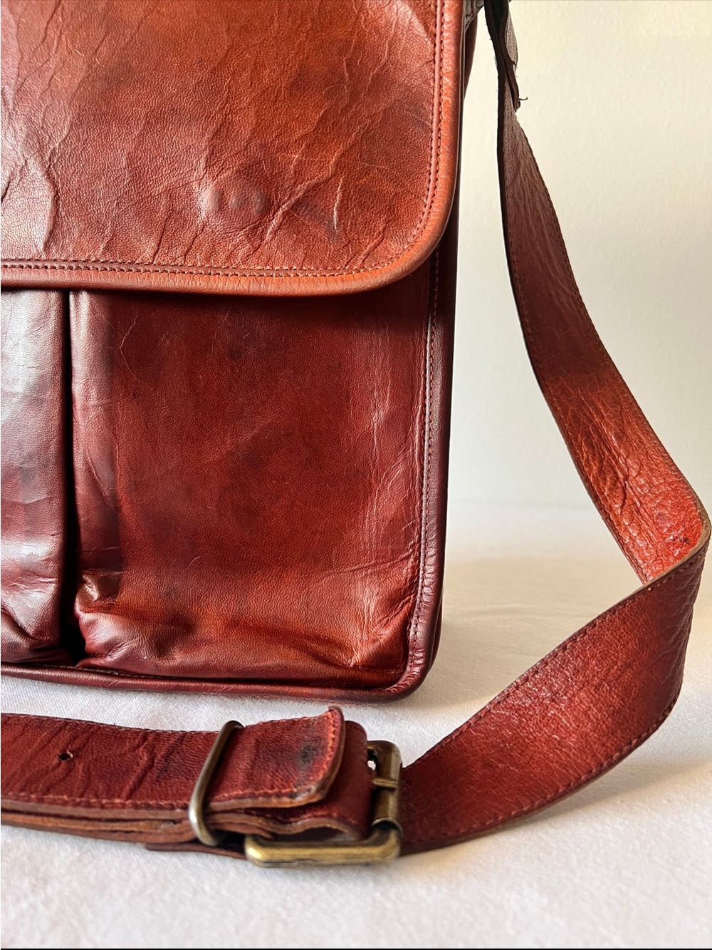 Vintage Genuine Full Grain Leather Messenger Crossbody Bag Rustic Brown